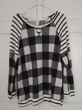 Lovely J buffalo plaid long sleeve top